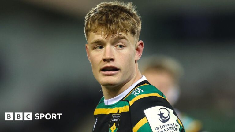 Fin Smith: Calf injury puts Six Nations start at risk