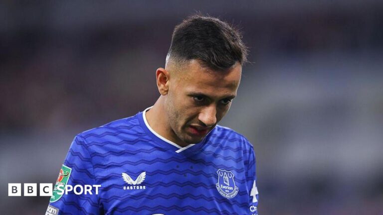 Dwight McNeil partner criticises Crystal Palace over mental health