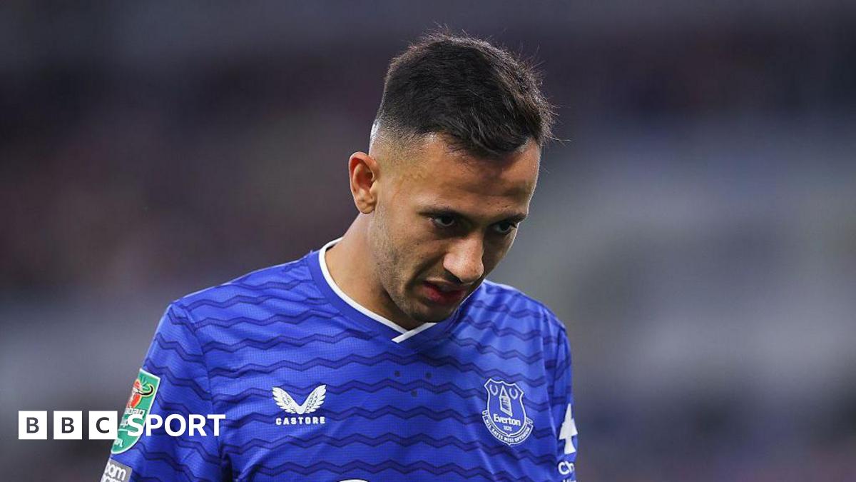 Dwight McNeil partner criticises Crystal Palace over mental health