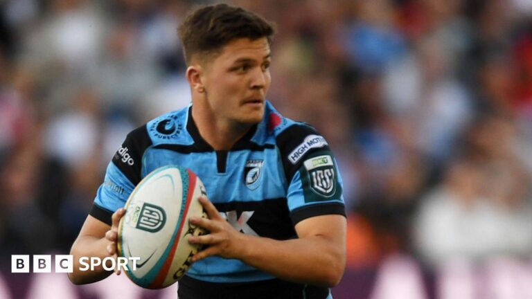 Callum Sheedy: Wales fly-half signs new Cardiff contract