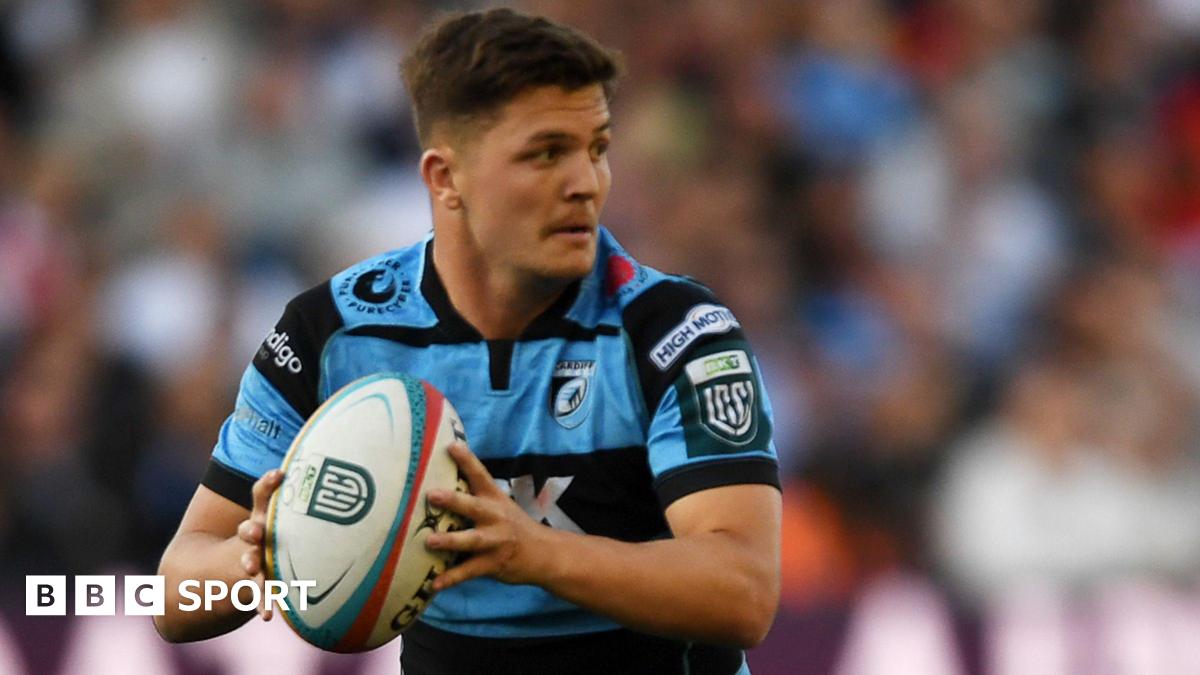 Callum Sheedy: Wales fly-half signs new Cardiff contract