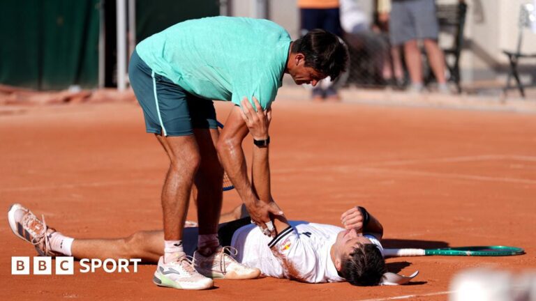 French Open 2026 results: Jakub Mensik collapses after second-round win during heatwave at Roland Garros